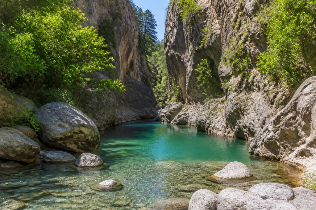 Gorges d&rsquo;Oppedette : balade, sentiers et paysages spectaculaires à découvrir