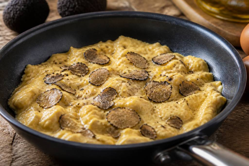Recette de la brouillade de truffe : le plat incontournable du Lubéron