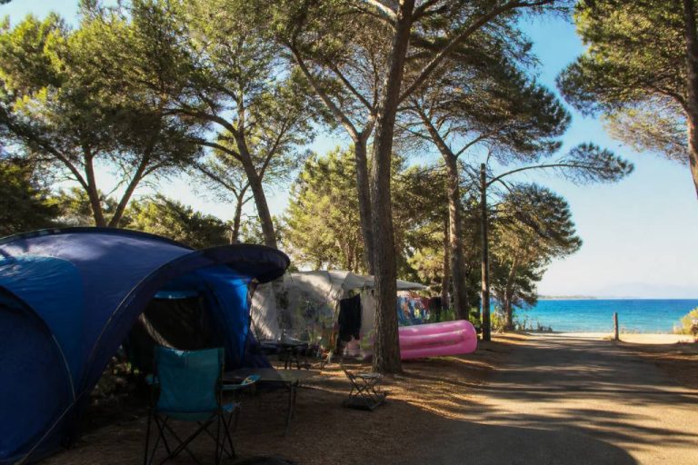 Camping à Hyères pas cher : les meilleures adresses pour des vacances économiques